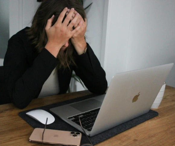 A frustrated online student